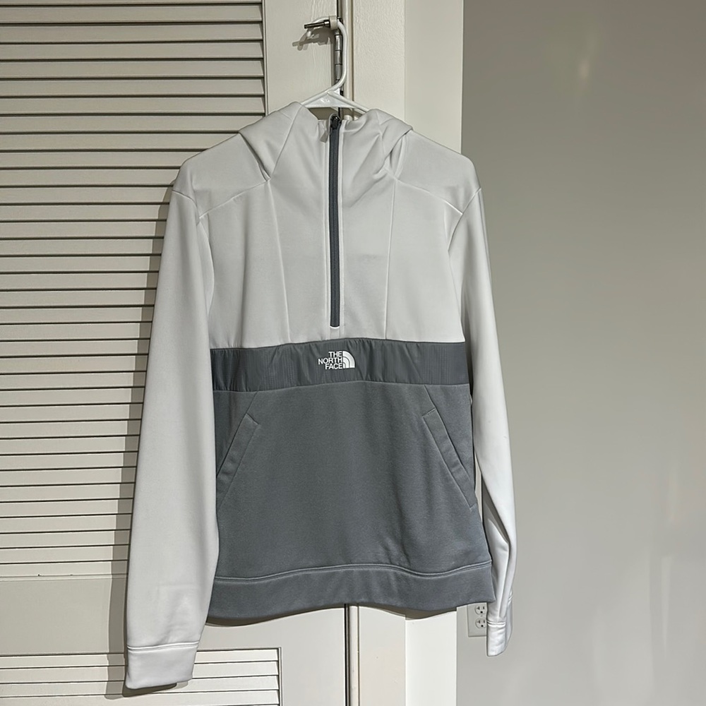 North Face hoodie (sz Medium)